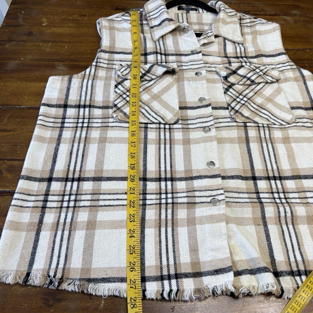 Jolie & Joy Plaid Flannel Vest Size 2X Beige Sleeveless Snap Button Frayed Hem - Picture 7 of 9